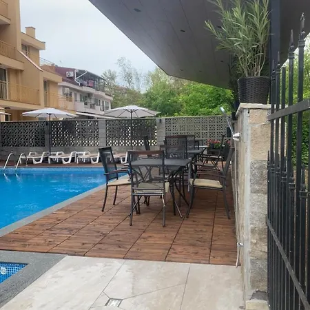 Park And Pool * Nesebar